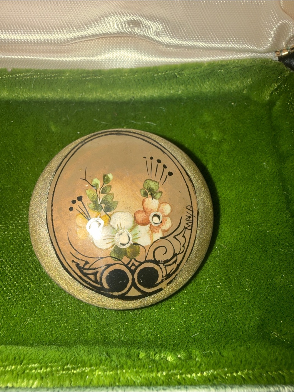 Hand-Painted Floral Brooch in Green and Tan